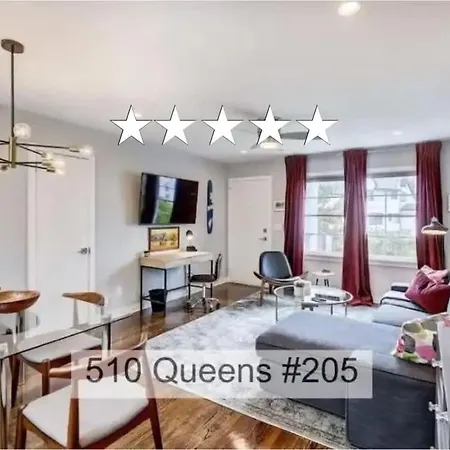 Relax And Recharge In Myers Park Villa